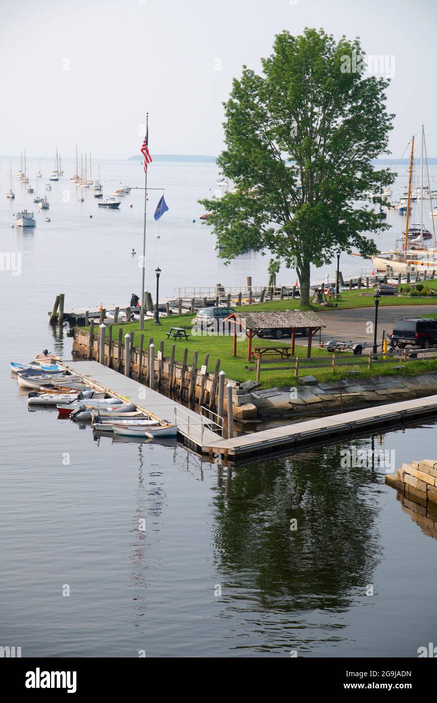 Una panoramica di Rockport Harbor, Rockport, Maine, Stati Uniti Foto Stock