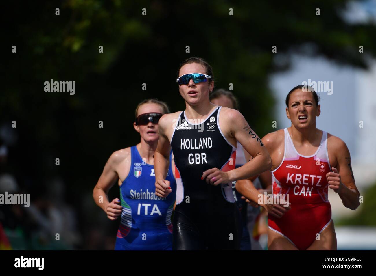 Tokyo, Giappone. Credito: Matsuo. 27 luglio 2021. Vicky Holland (GBR) Triathlon : finale femminile durante i Giochi Olimpici di Tokyo 2020 al Parco Marino Odaiba di Tokyo, Giappone. Credit: Matsuo .K/AFLO SPORT/Alamy Live News Foto Stock