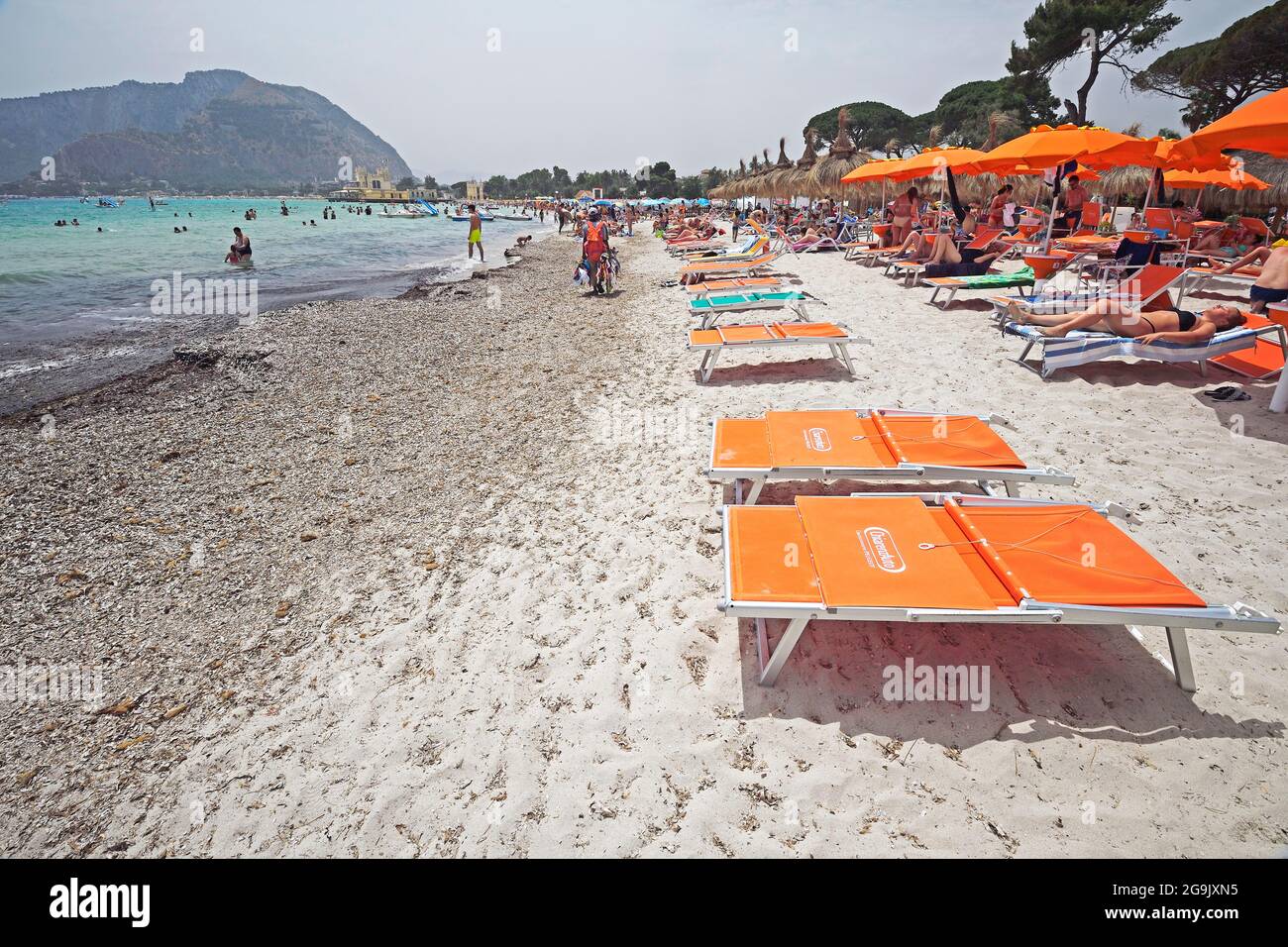 Spiaggia di Mondello, Sicilia, Italia Foto Stock