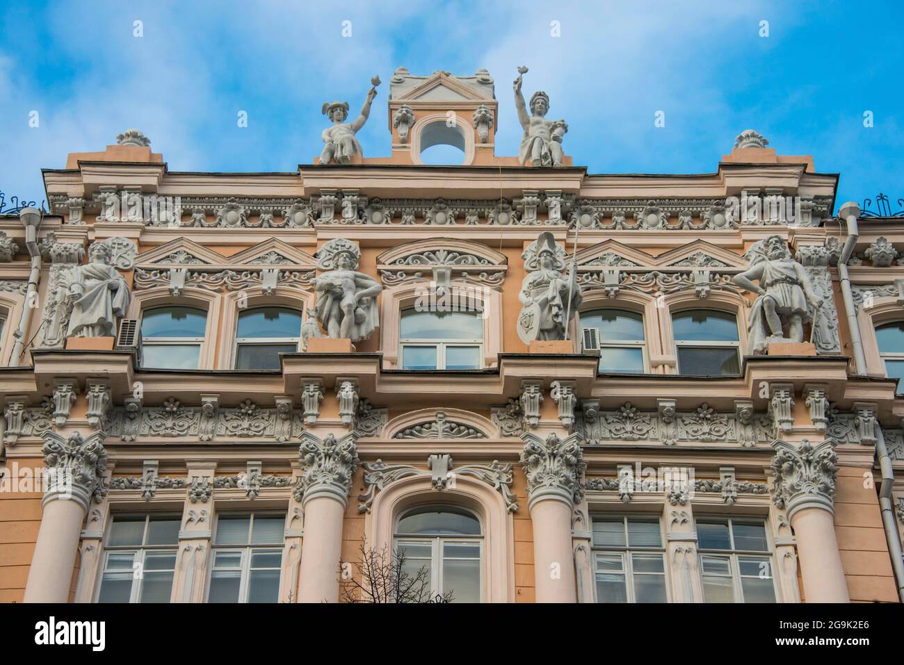 Architettura stalinista nel centro di Kiev o capitale di Kiev dell'Ucraina Foto Stock