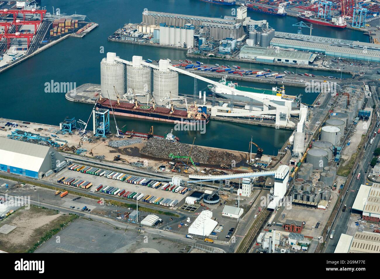 Una vista aerea di Seaforth Docks, Liverpool, Merseyside, Inghilterra Nord Ovest, Regno Unito Foto Stock