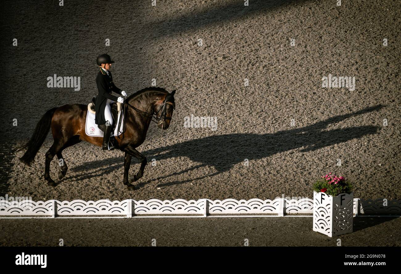 Maria Caetano in Portogallo durante il Dressage Team Grand Prix Special al Parco Equestre il quarto giorno dei Giochi Olimpici di Tokyo 2020 in Giappone. Data immagine: Martedì 27 luglio 2021. Foto Stock