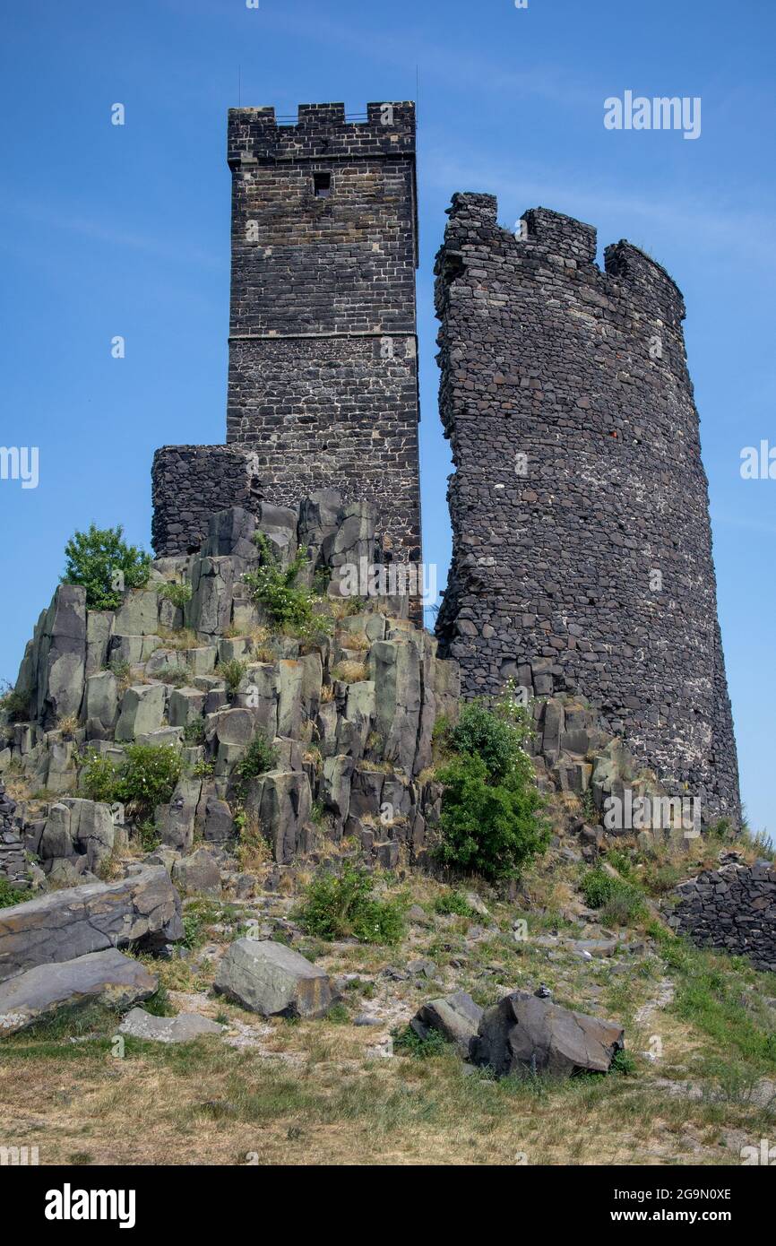 Il castello di Hazmburk in ceco centrale Monti Foto Stock