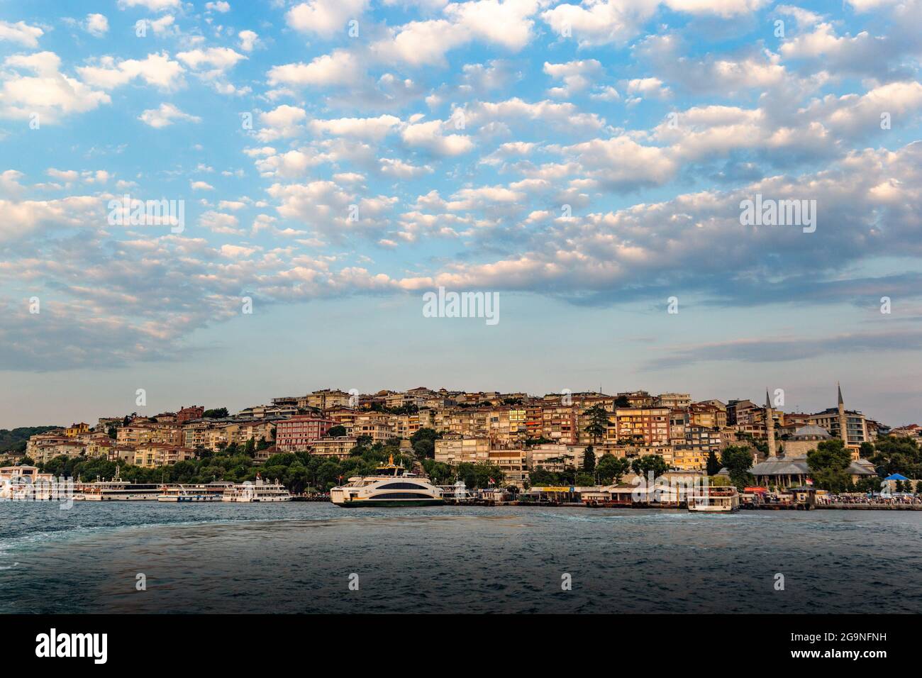 Nave da crociera sul Bosforo, Istanbul, Turchia Foto Stock