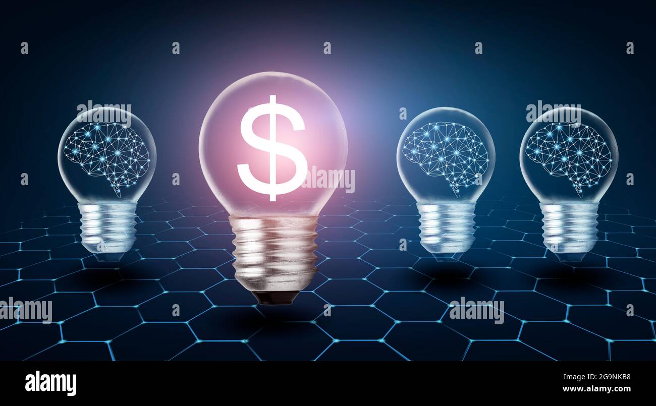 Soldi che fanno il simbolo del dollaro di idea una lampadina con un cervello dentro che pensa di guadagnare i soldi Foto Stock
