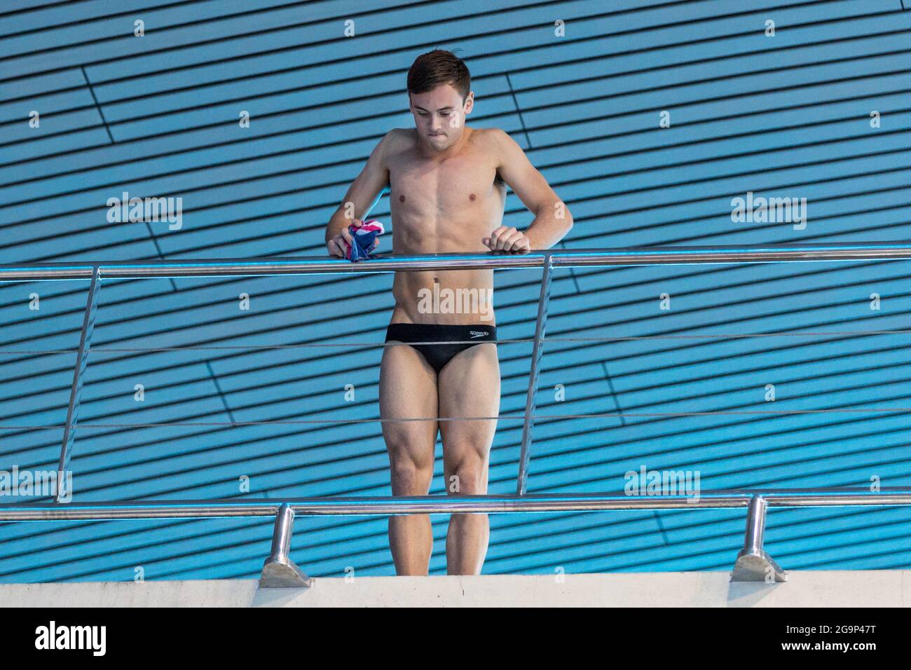 Il subacqueo britannico Tom Daley (Thomas Daley) si concentra prima di un'immersione in piattaforma di 10 m, European Diving Championships 2016, Londra, Regno Unito Foto Stock