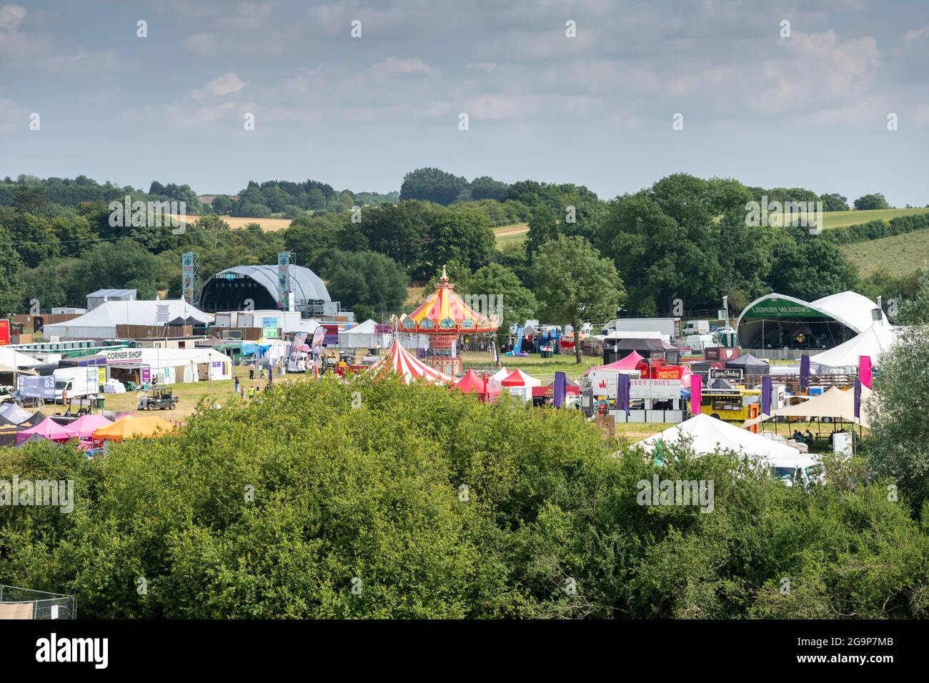 Una vista della principale area eventi a Standon Calling Music Festival 2021 Hertfordshire UK Foto Stock