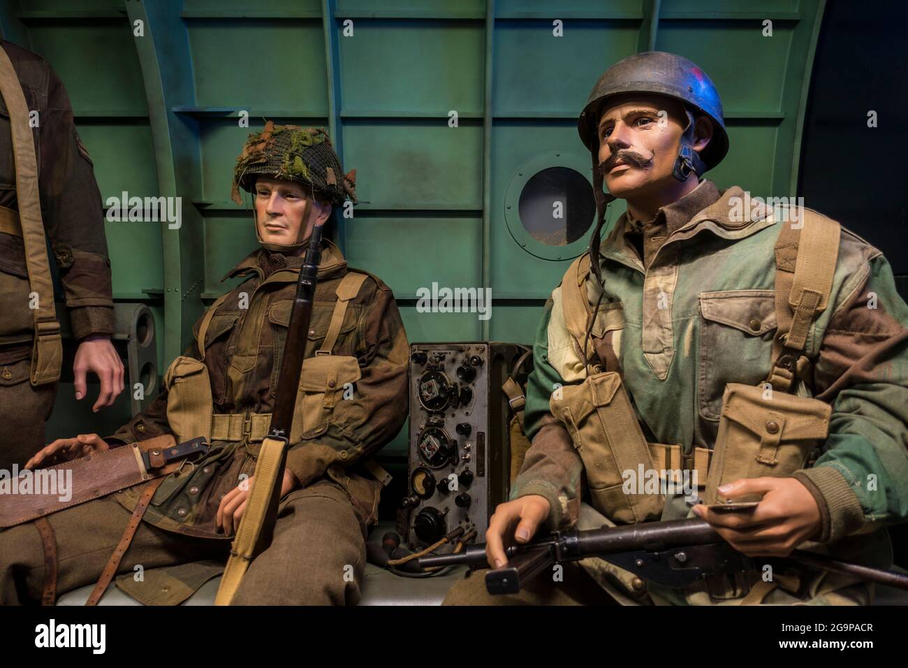 Diorama che mostra gli abiti delle truppe di Glider Britanniche della seconda guerra mondiale al for Freedom Museum, Ramskapelle, Knokke-Heist, Fiandre Occidentali, Belgio Foto Stock