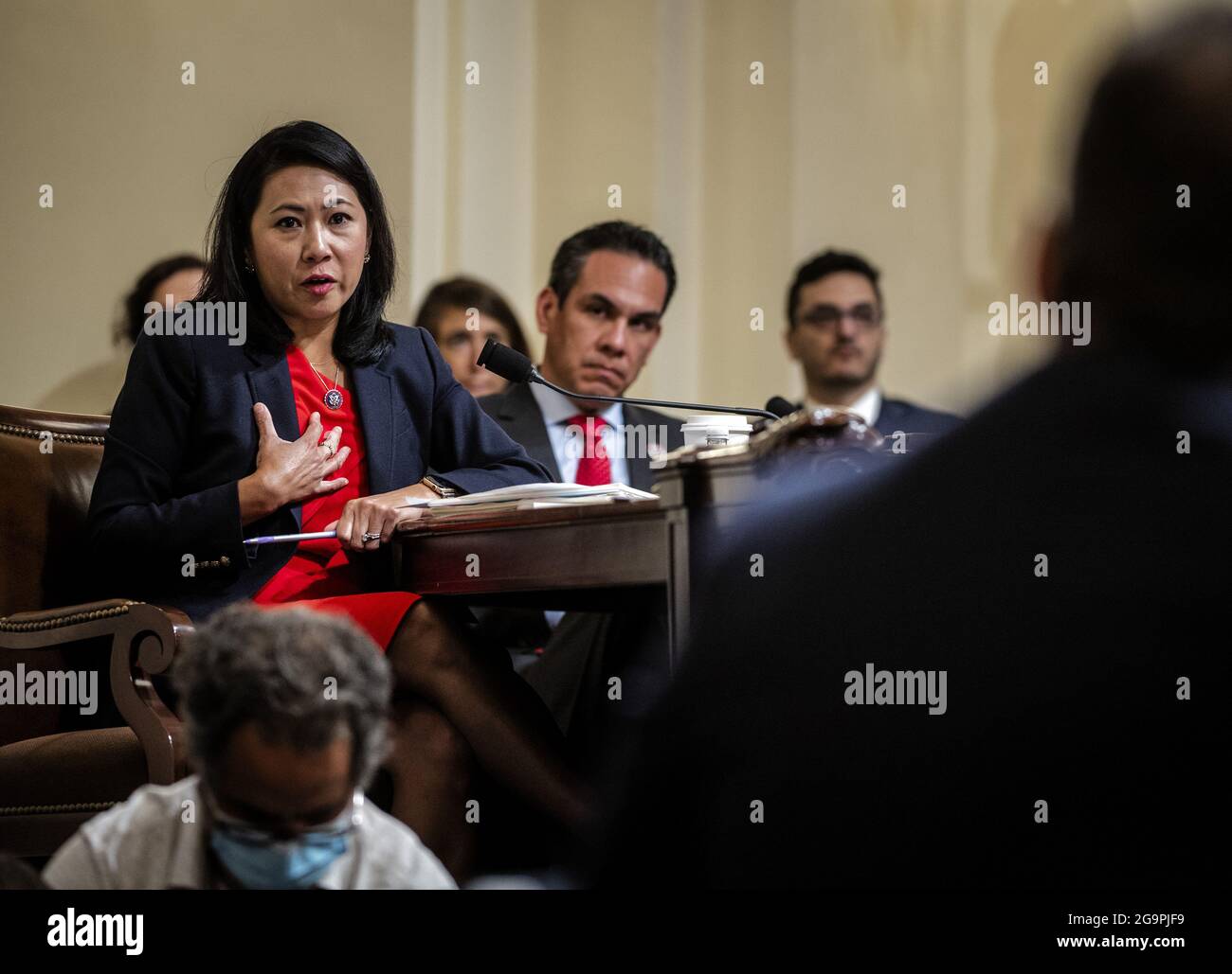 Washington, Stati Uniti. 27 luglio 2021. La Rep. Stephanie Murphy davanti al Comitato di selezione della Camera indagando sull'attacco del 6 gennaio al Campidoglio degli Stati Uniti presso il Canon House Office Building a Washington, DC martedì 27 luglio 2021. Circa 140 funzionari di polizia sono stati feriti quando sono stati calpestati dai sostenitori dell’ex presidente Donald Trump che miravano a rovesciare le elezioni presidenziali del 2020. Cinque persone sono morte. Foto in piscina di Bill o'Leary/UPI Credit: UPI/Alamy Live News Foto Stock