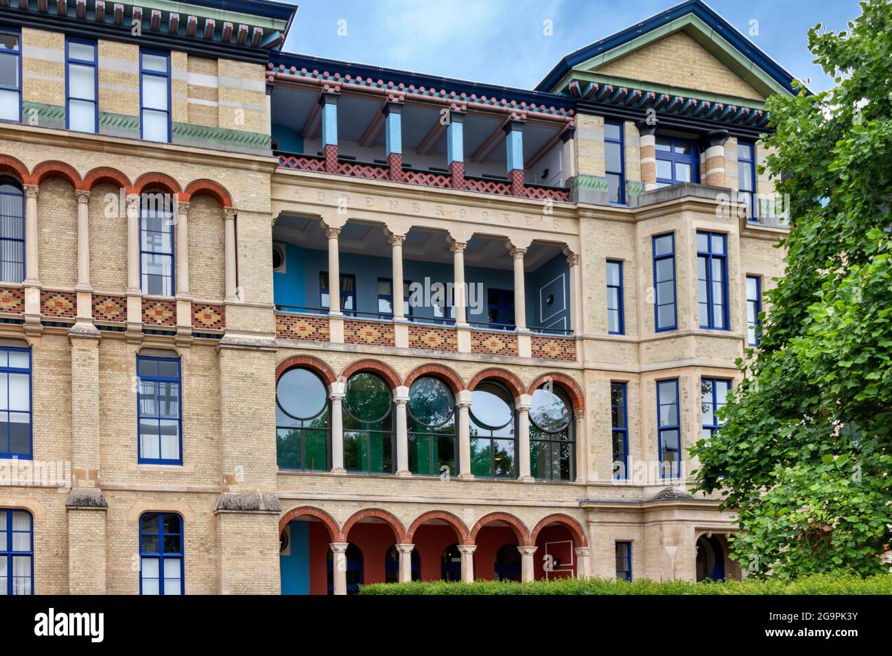 CAMBRIDGE INGHILTERRA TRUMPINGTON STREET FACCIATA VECCHIO OSPEDALE DI ADDENBROOKE ORA GIUDICE BUSINESS SCHOOL Foto Stock