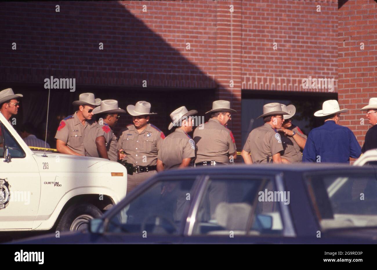 Terrorismo e disastri: ©1991 a seguito di una sparatoria di massa alla caffetteria di Luby a Killeen, Texas, il 16 ottobre 1991, dove George Hennard, 35 anni, schiantò un pickup nel ristorante e uccise 23 persone prima di uccidersi. Foto Stock