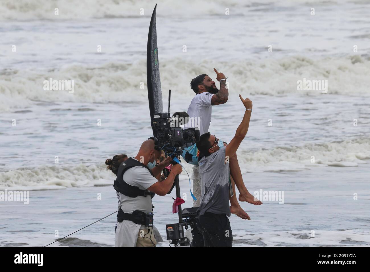 Chiba, Giappone. 27 luglio 2021. Italo Ferreira (BRA) Surf : finale maschile durante i Giochi Olimpici di Tokyo 2020 alla spiaggia di Tsurigasaki Surfing di Chiba, Giappone . Credit: KONDO/AFLO/Alamy Live News Foto Stock