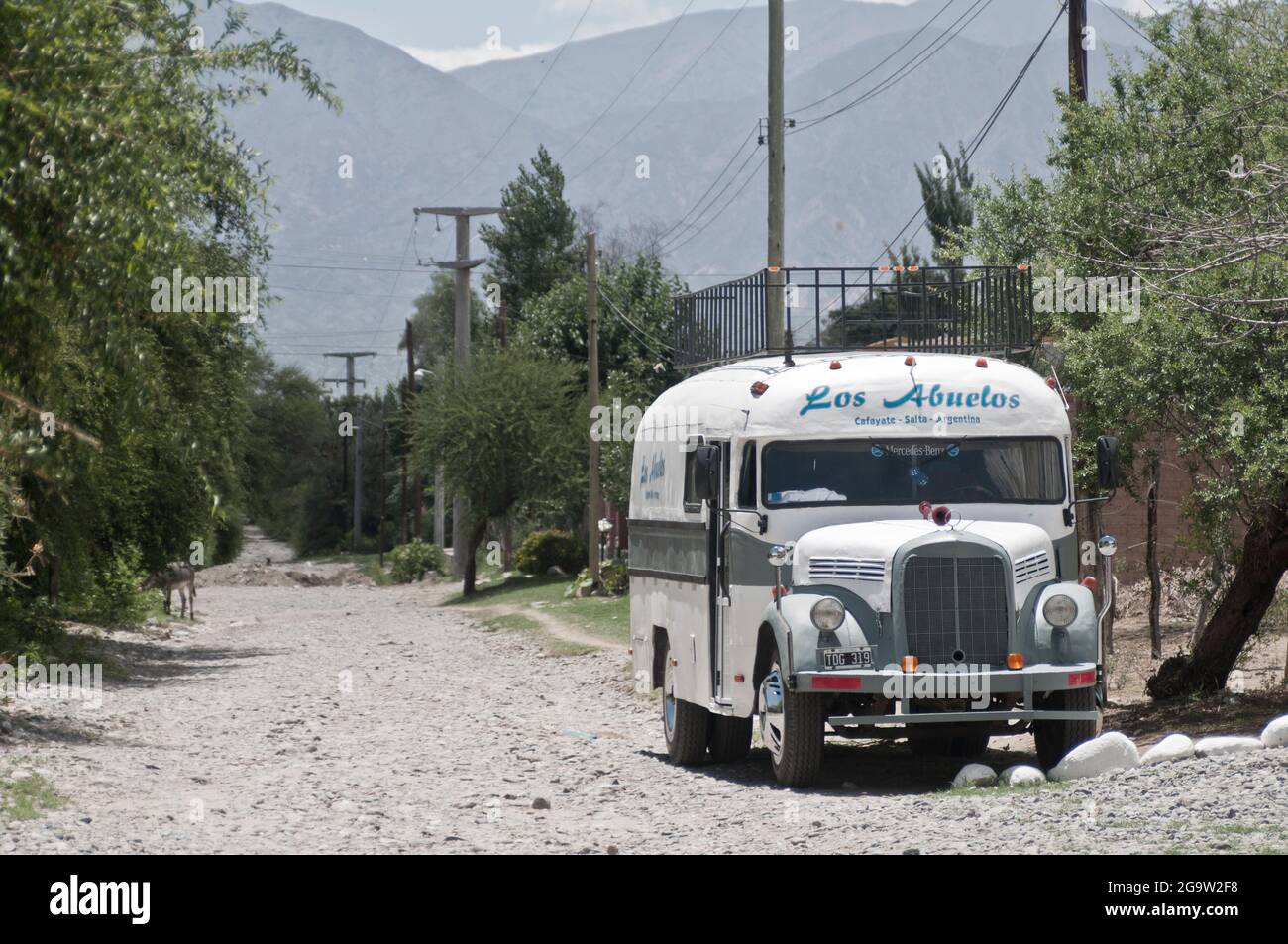 Vecchio autobus Mercedes Benz a Cafayate, Salta, Argentina Foto Stock