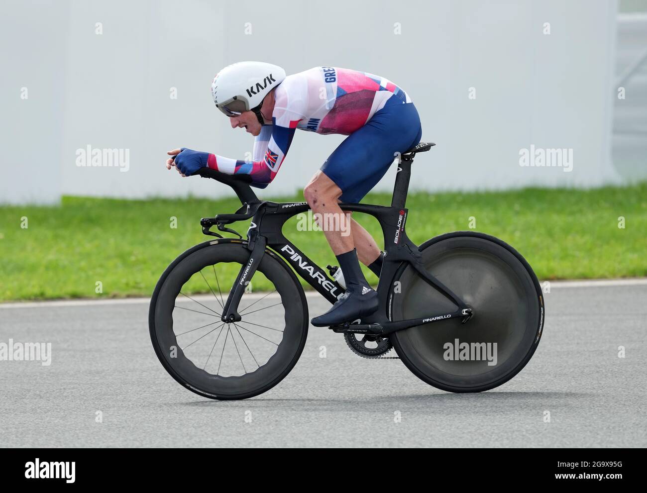 Il Tao Geoghegan Hart della Gran Bretagna durante il Trialat del tempo individuale degli uomini al Fuji International Speedway il quinto giorno dei Giochi Olimpici di Tokyo 2020 in Giappone. Data immagine: Mercoledì 28 luglio 2021. Foto Stock