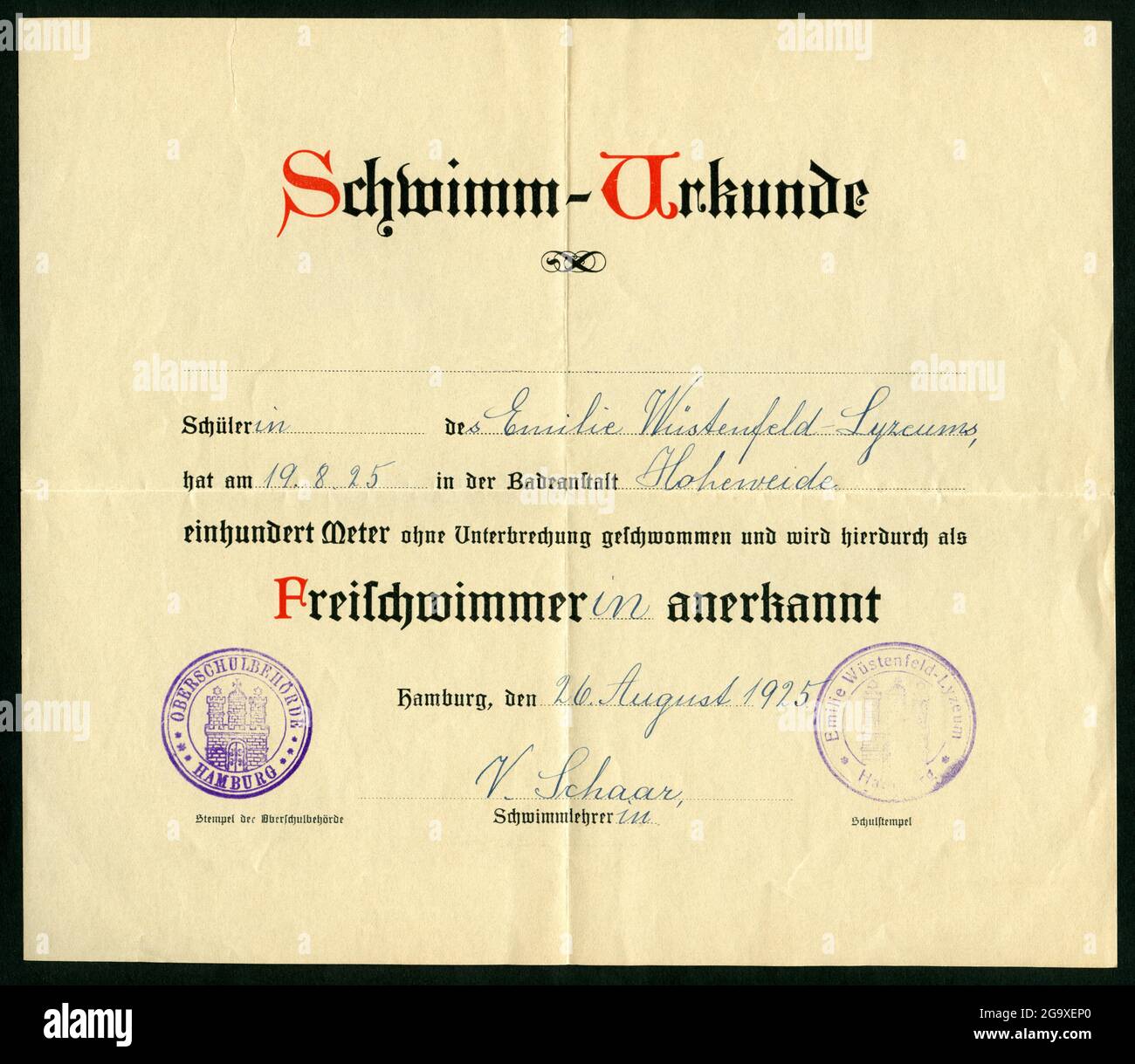 Certificato di nuoto per 100 metri di nuoto di una studentessa di Emile Wüstenfeld Lyzeums, DIRITTI-AGGIUNTIVI-AUTORIZZAZIONE-INFO-NON-DISPONIBILE Foto Stock