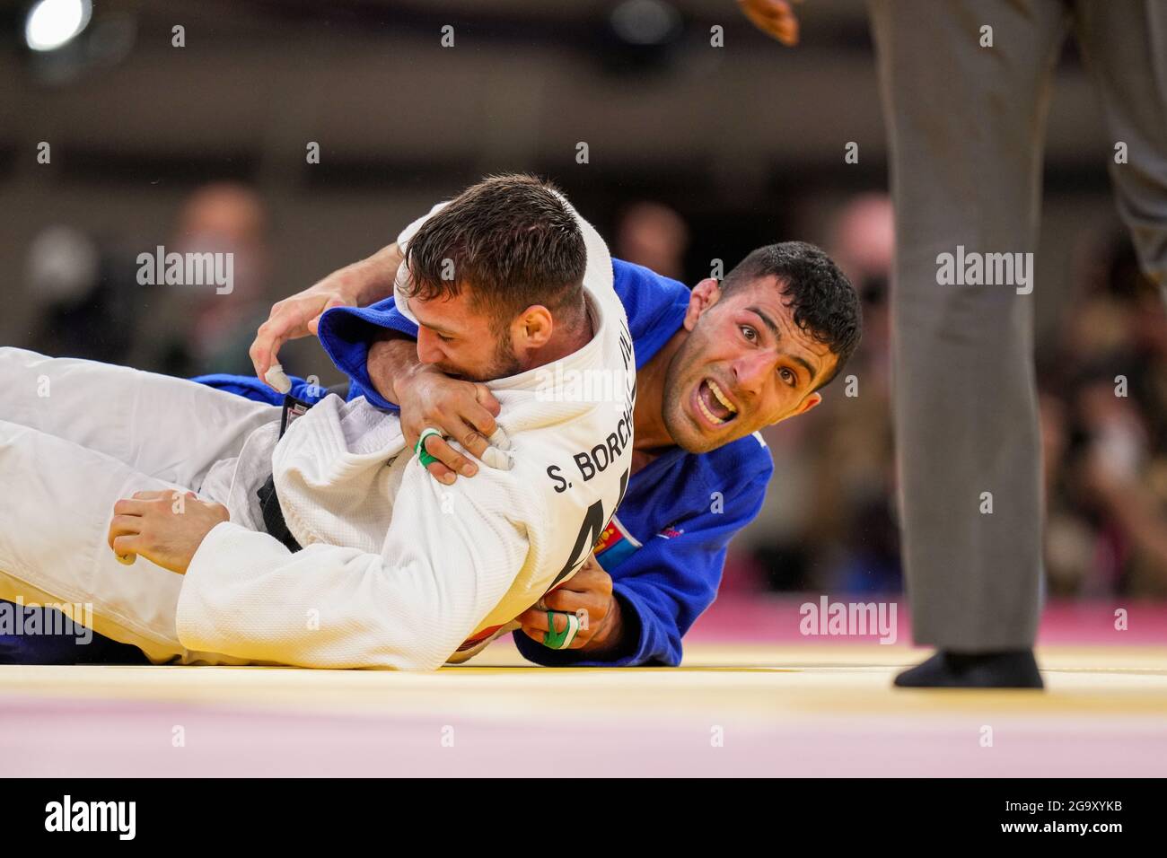 TOKYO, GIAPPONE - LUGLIO 27: Saeid Mollaei di Mongolia, Tato Grisalashvili di Georia in competizione su uomini -81 kg durante i Giochi Olimpici di Tokyo 2020 al Nippon Budokan il 27 luglio 2021 a Tokyo, Giappone (Foto di Yannick Verhoeven/Orange Pictures) NOCNSF Foto Stock