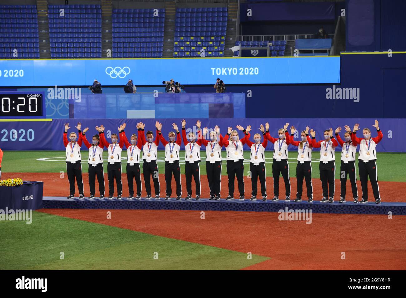 Canada Team Photo (JPN), medaglia di bronzo 27 LUGLIO 2021 - Softball : cerimonia della medaglia di softball femminile durante i Giochi Olimpici di Tokyo 2020 allo stadio di baseball Fukushima Azuma a Fukushima, Giappone. Credit: YUTAKA/AFLO SPORT/Alamy Live News Foto Stock