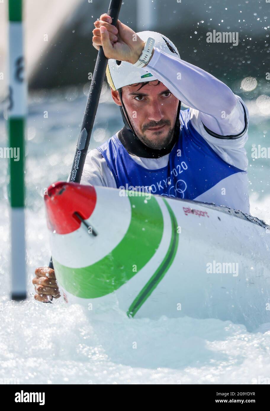 Tokio, Giappone. 28 luglio 2021. Canoa/Slalom: Olimpiadi, Kayak singolo,  uomini, Riscaldatori preliminari al Kasai Canoe Slalom Center. Giovanni De  Gennaro dall'Italia in azione. Credit: Jan Woitas/dpa-Zentralbild/dpa/Alamy  Live News Foto stock - Alamy