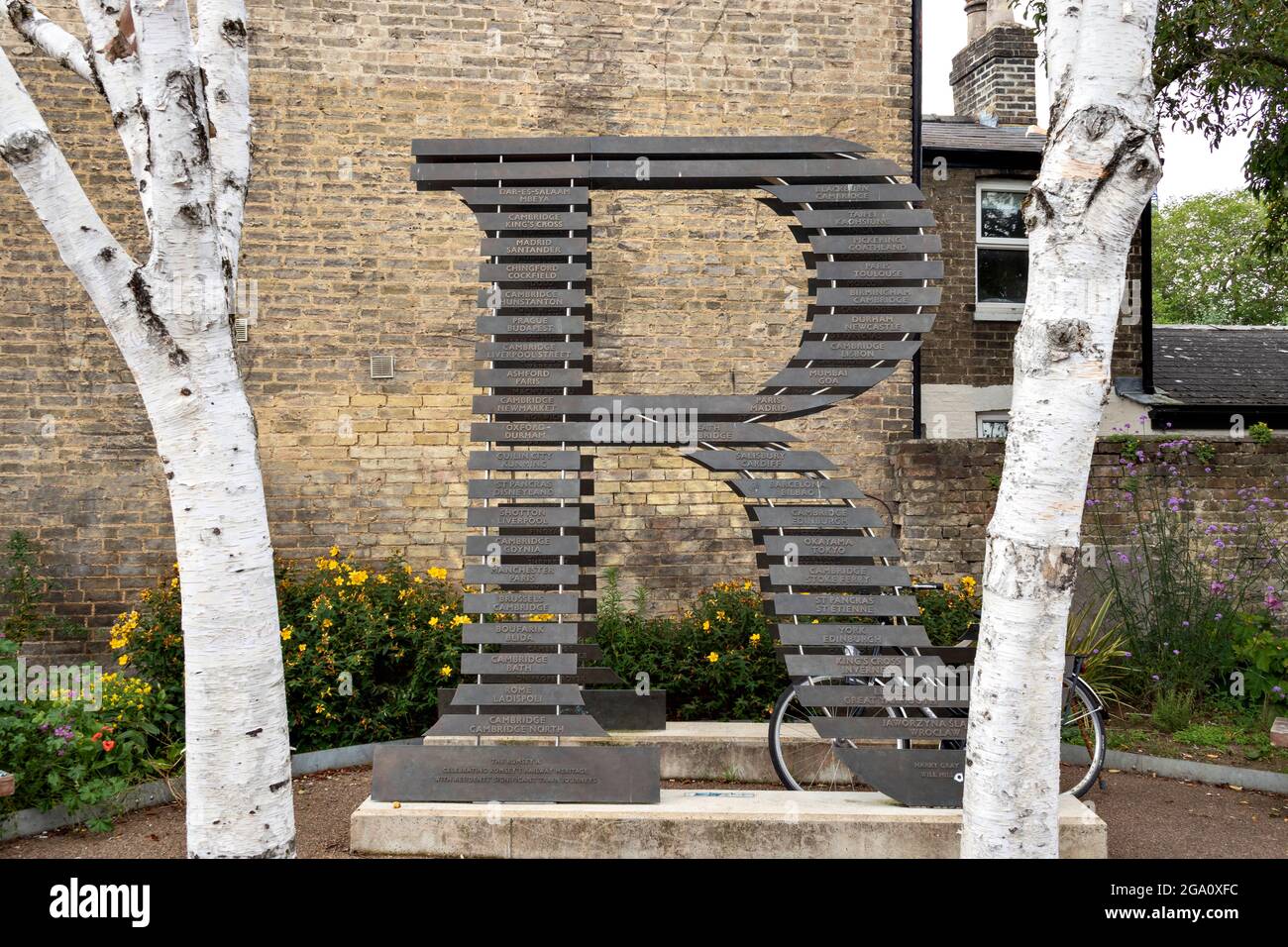 CAMBRIDGE ENGLAND MILL ROAD THE ROMSEY R RAILWAY HERITAGE MEMORIAL Foto Stock