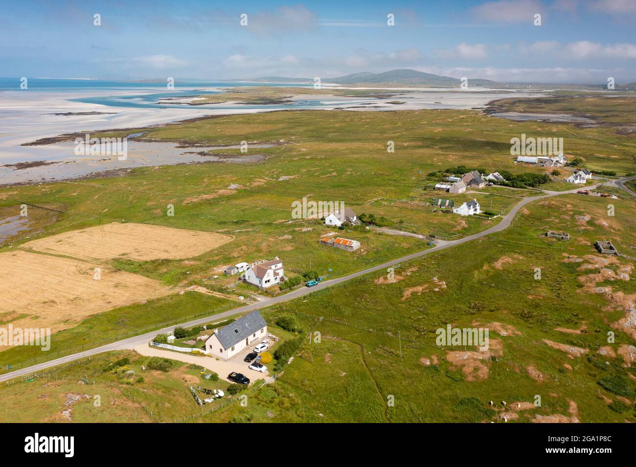 Vista aerea dal drone di Grenitote a nord di Uist nelle Ebridi esterne, Scozia, Regno Unito Foto Stock