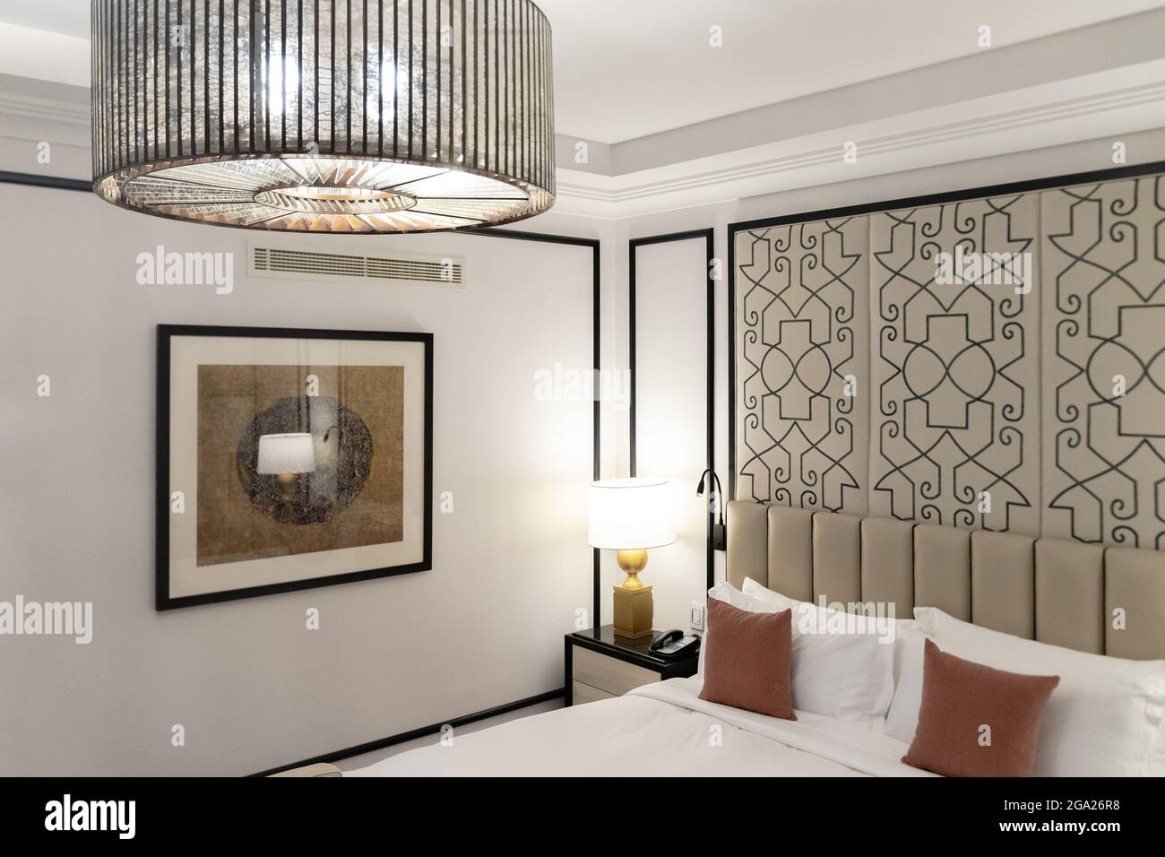 Camera deluxe, St. Regis Amman, gestita da Marriott International, un hotel di lusso ad Amman, Giordania Foto Stock