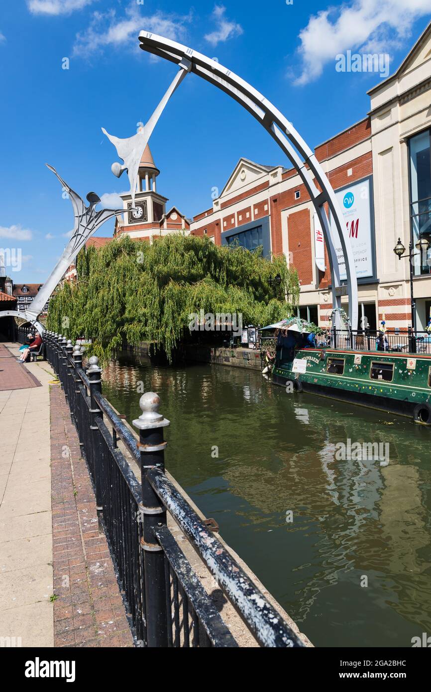 Guardando lungo il fiume vicino al centro di Lincoln, preso il 16 giugno 2021. Foto Stock