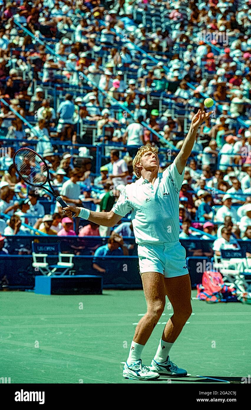 Boris Becker (GER) in gara al US Open Tennis 1990. Foto Stock