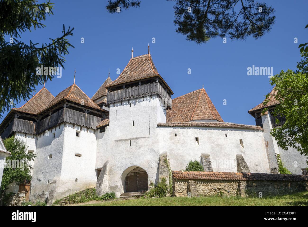 Chiesa sassone fortificata di Viscri; Contea di Brasov, Transilvania, Romania Foto Stock