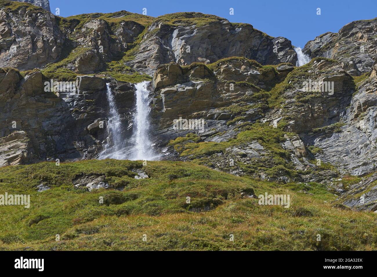 Cascata sulla strada alpina Grossglockner vicino Kaiser-Franz-Josefs-Hohe; Karnten, Austria Foto Stock
