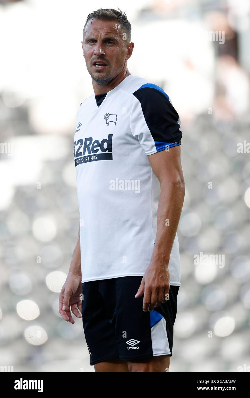 Derby, Inghilterra, 28 luglio 2021. Phil Jagielka della contea di Derby durante la partita pre-stagione allo stadio Pride Park, Derby. L'immagine di credito dovrebbe essere: Darren Staples / Sportimage Foto Stock