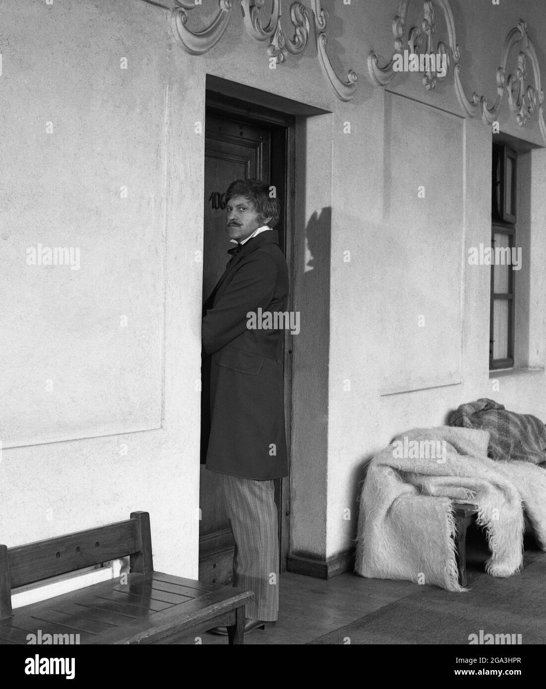 L'attore rumeno Dorel Vișan nel film 'il palo e la fiamma' ('Rug si flacara'), 1980 Foto Stock