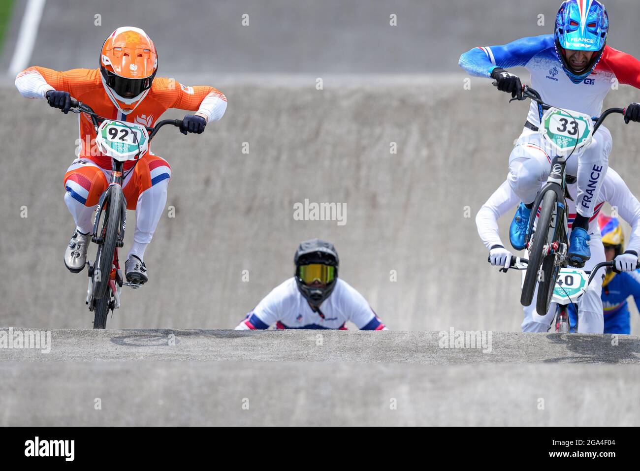 TOKYO, GIAPPONE - LUGLIO 29: Joris Harmsen dei Paesi Bassi e Joris Daudet della Francia in gara sui quarti di finale Run 2 durante i Giochi Olimpici di Tokyo 2020 al Parco Sportivo Urbano Aomi il 29 Luglio 2021 a Tokyo, Giappone (Foto di Ronald Hoogendoorn/Orange Pictures) NOCNSF Foto Stock