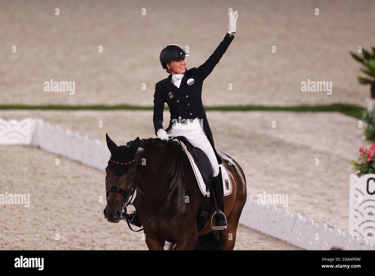 Tokyo, Giappone. 28 luglio 2021. Jessica von Bredow-Werndl (GER) Equestre : Dressage individuale finale durante i Giochi Olimpici di Tokyo 2020 al Parco Equestre (Baji Koen) a Tokyo, Giappone . Credit: Naoki Morita/AFLO SPORT/Alamy Live News Foto Stock