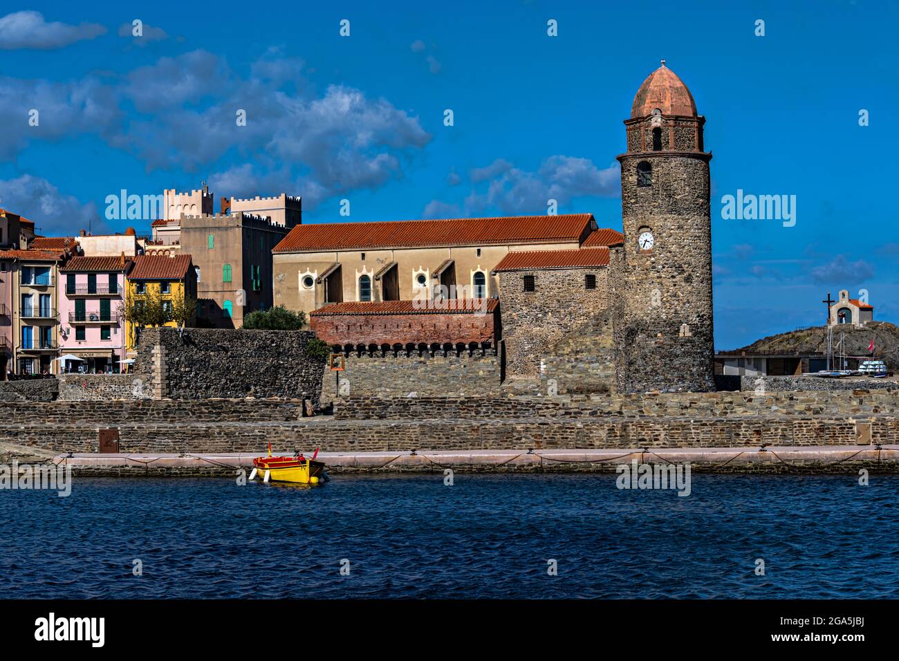 Chiesa di Notre Dame des Anges, Collioure, Pirenei Orientali, Linguadoca-Rossiglione, Francia. Foto Stock