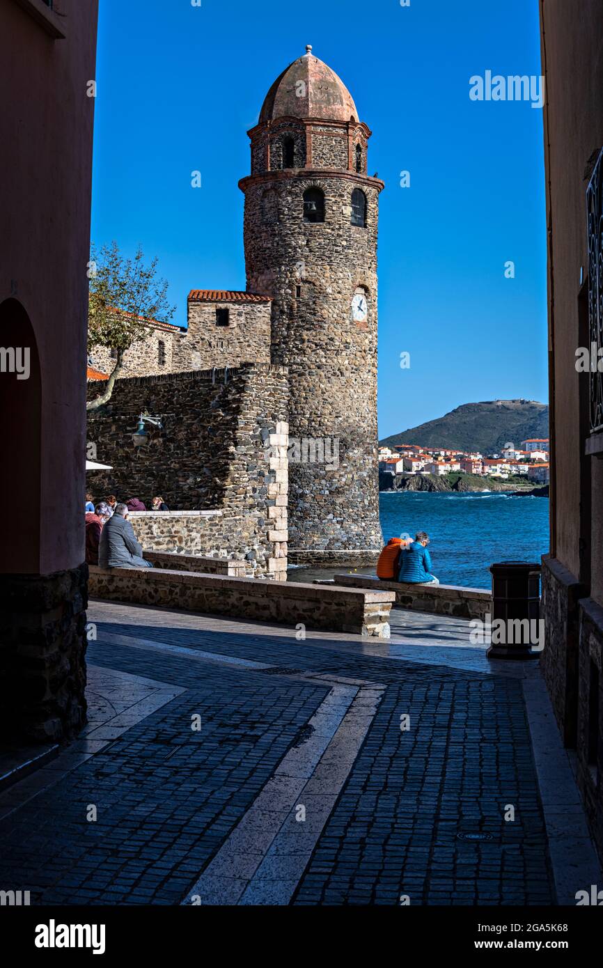 Chiesa di Notre Dame des Anges, Collioure, Pirenei Orientali, Linguadoca-Rossiglione, Francia. Foto Stock
