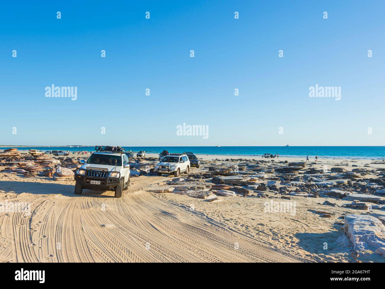 Guida in spiaggia sulla famosa Cable Beach, Broome, regione di Kimberley, Australia Occidentale, WA, Australia Foto Stock