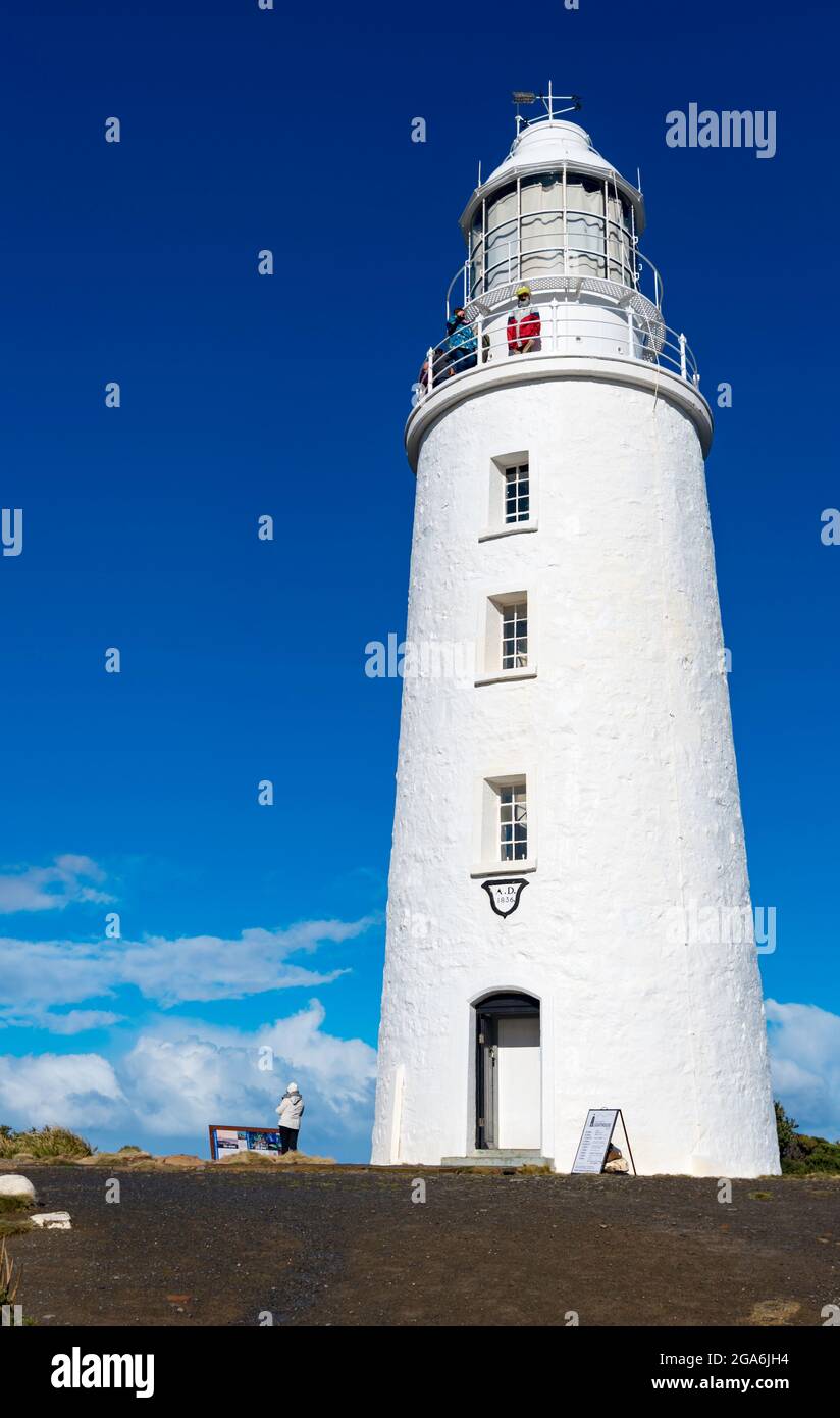 Il patrimonio storico, Cape Bruny Lighthouse sulla punta sud-orientale di Bruny Island in Tasmania, Australia, è stato operativo dal 1836 al 1996 Foto Stock