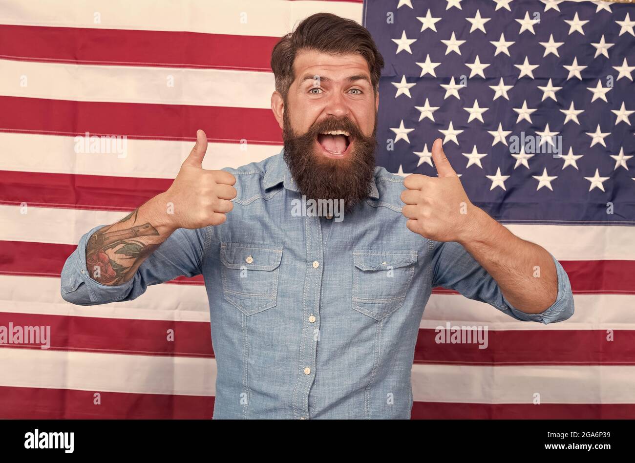 la libertà è la migliore. 4 luglio giorno dell'indipendenza; l'uomo sopportato celebra la libertà. Educazione patriottica. Sistema legale in America. Uomo d'affari in america Foto Stock