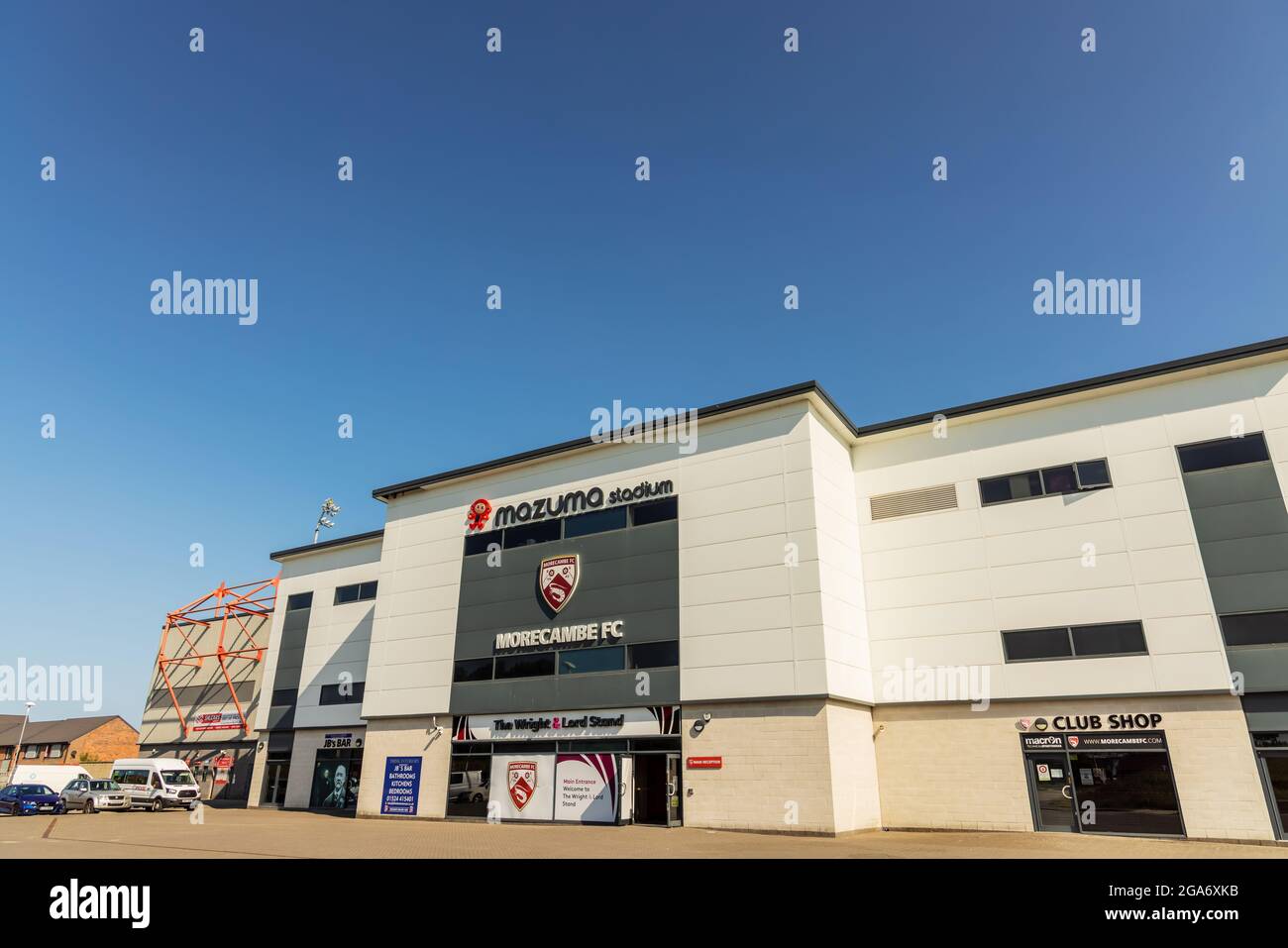Il Mazuma Stadium, precedentemente conosciuto come Globe Arena, è la sede della Morecambe F.C. nella contea di Lancashire, Inghilterra. Foto Stock Il Mazuma Stadium, precedentemente conosciuto come Globe Arena, è la sede della Morecambe F.C. nella contea di Lancashire, Inghilterra. Foto Stock
