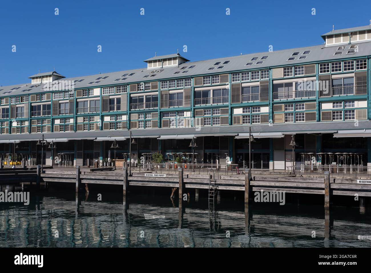 Sydney, Australia. Giovedì 29 luglio 2021. Viste generali di Finger Wharf, Woolloomooloo, molto vuoto. Le restrizioni di Lockdown per Greater Sydney sono state prorogate di quattro settimane fino al 28 agosto a causa della diffusione della variante Delta. Credit: Paul Lovelace/Alamy Live News Foto Stock