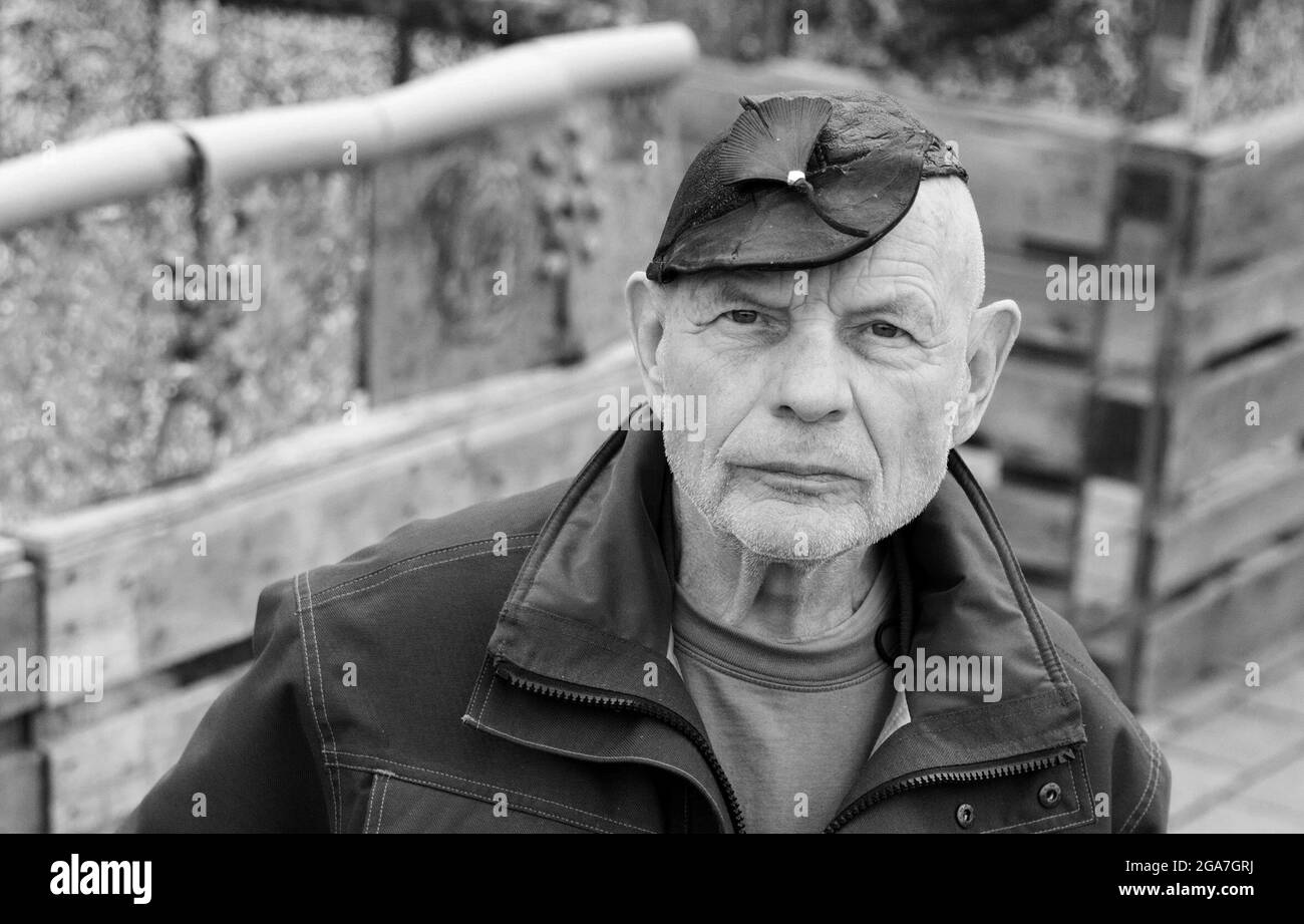 ARCHIVIATO - 06 Marzo 2014, Berlino: L'artista d'azione berlinese ben Wagin è morto. Morì il 28.07.2021 all'età di 91 anni. Foto: Jörg Carstensen/dpa Foto Stock