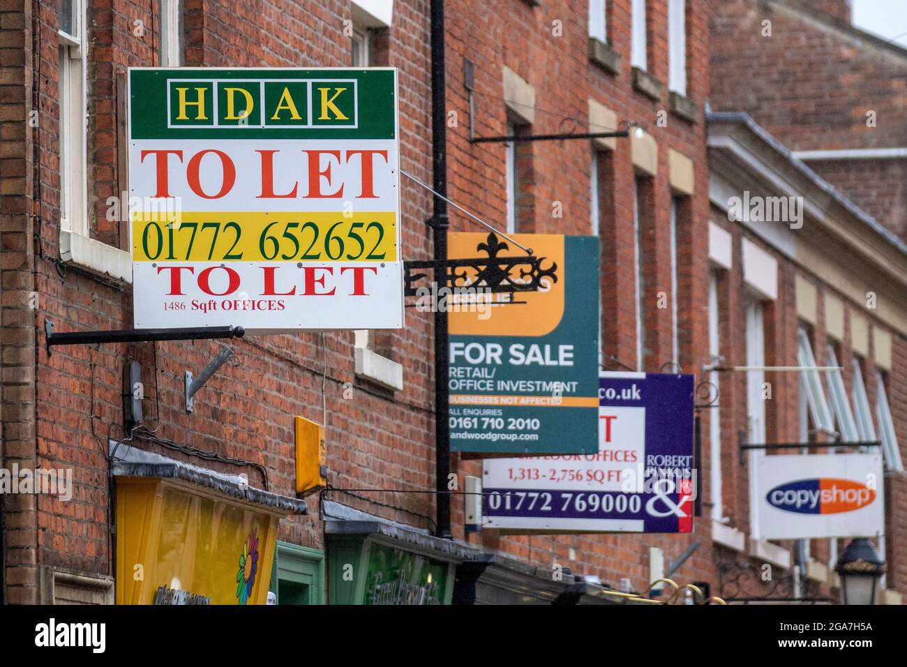 Aziende a Let, leasing in vendita, Agenti immobiliari firma a Preston, Regno Unito Foto Stock