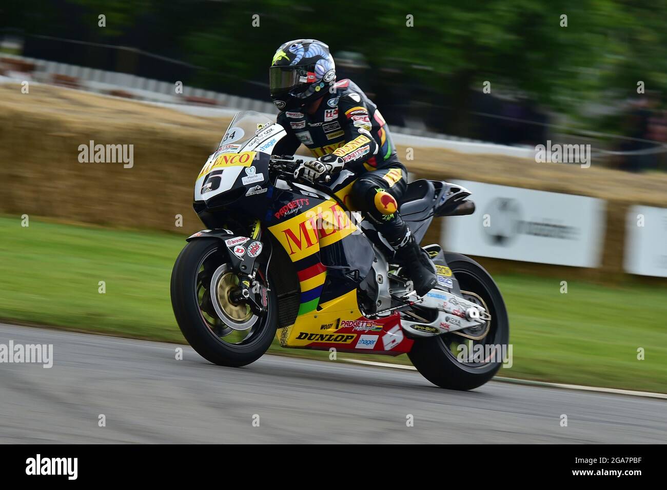 Garry Taylor, Suzuki RGV500, 50 anni di Suzuki in Gran Premio di corsa, il Maestros - Motorsport's Great All-Rounders, Goodwood Festival of Speed, Good Foto Stock