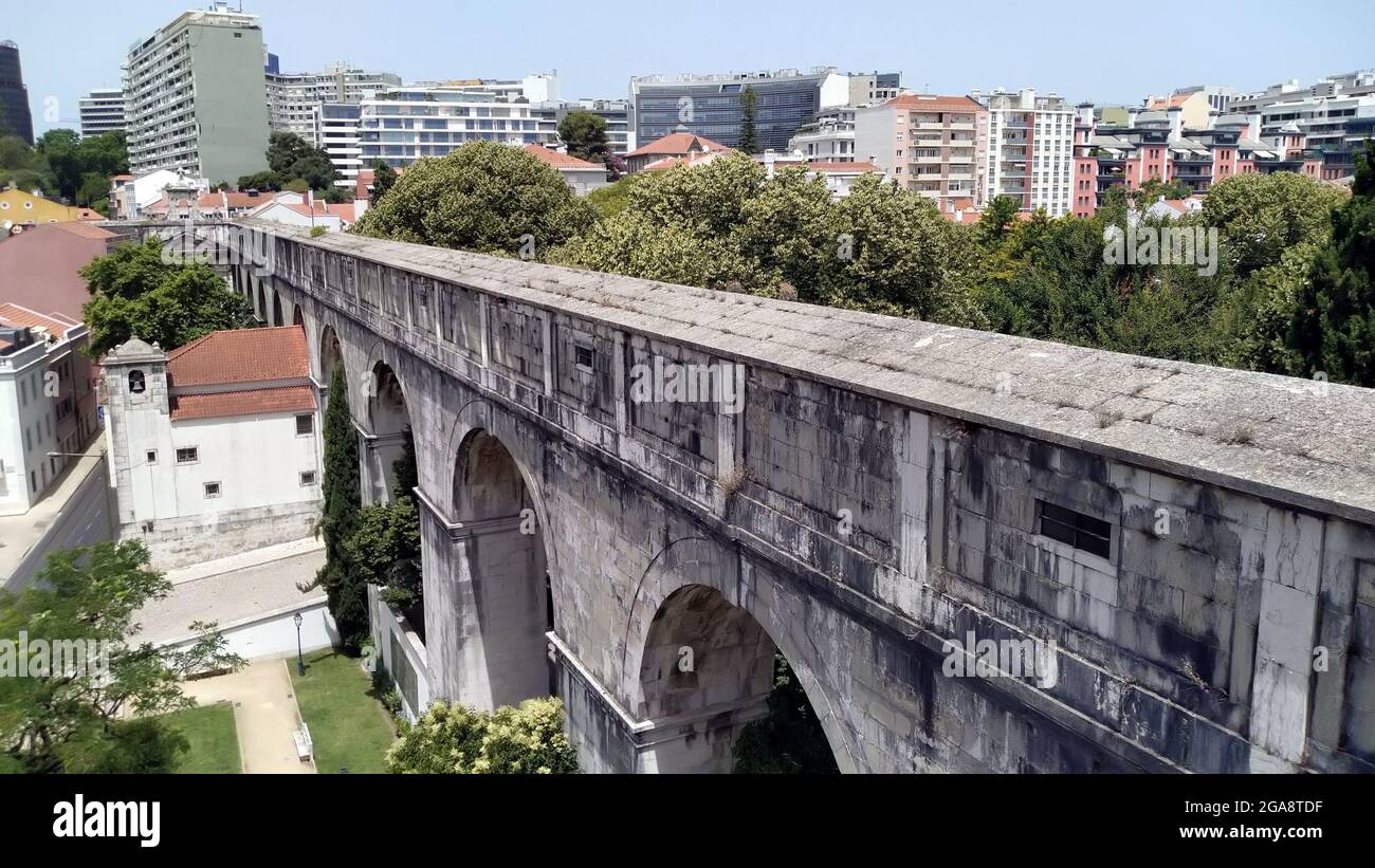 Sezione Amoreiras dell'acquedotto Aguas Livres, costruito nel 18 ° secolo, Lisbona, Portogallo Foto Stock