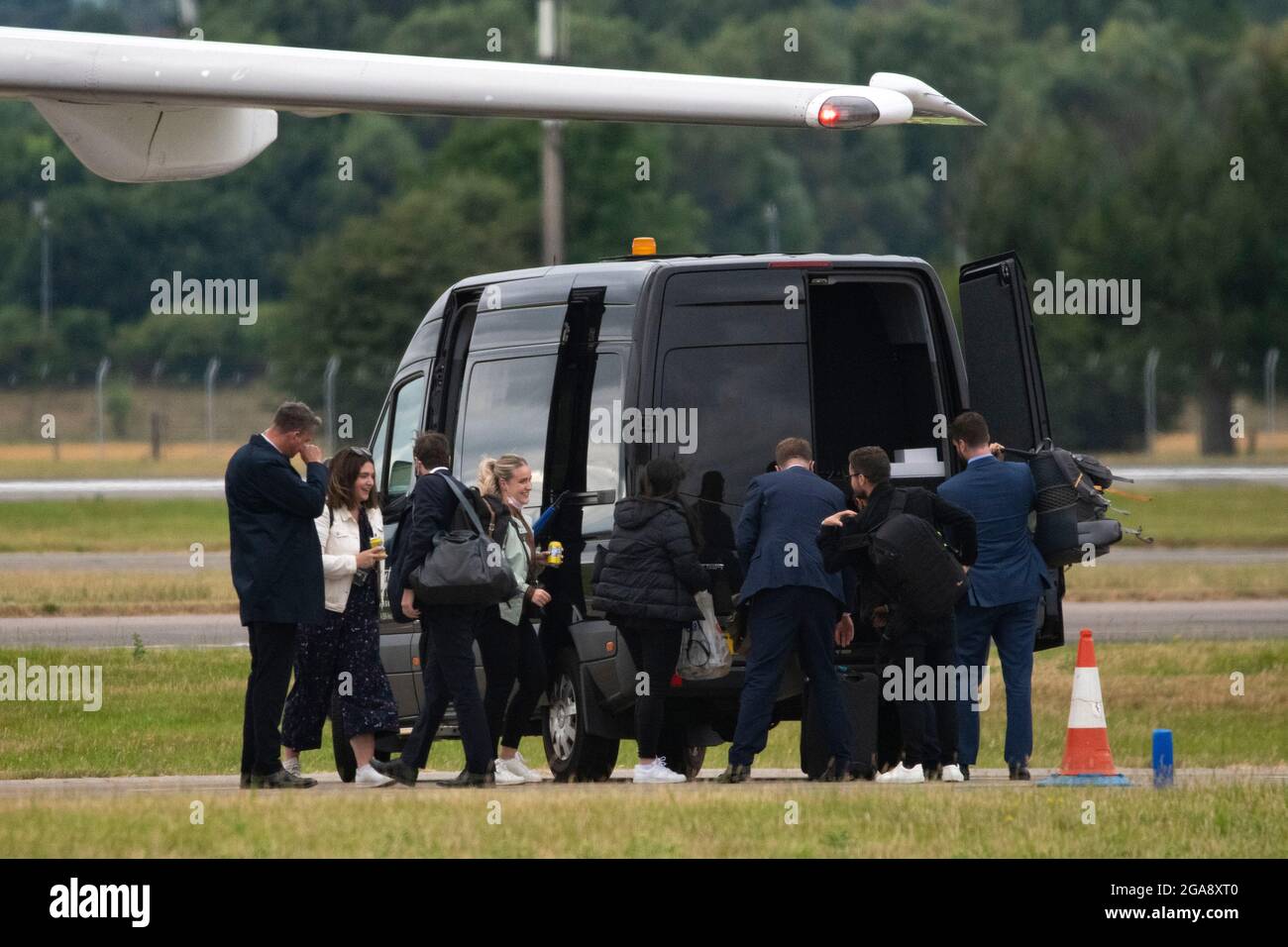 Glasgow, Scozia, Regno Unito. 29 luglio 2021. NELLA FOTO: Cancelliere britannico dello scacchiere, Rt Hon Rishi Sunak MP ha visto andare sul suo jet aereo privato in partenza dall'aeroporto internazionale di Glasgow dopo aver visitato una serie di aziende in Scozia e aver mantenuto i legami con l'Unione. Credit: Colin Fisher/Alamy Live News Foto Stock