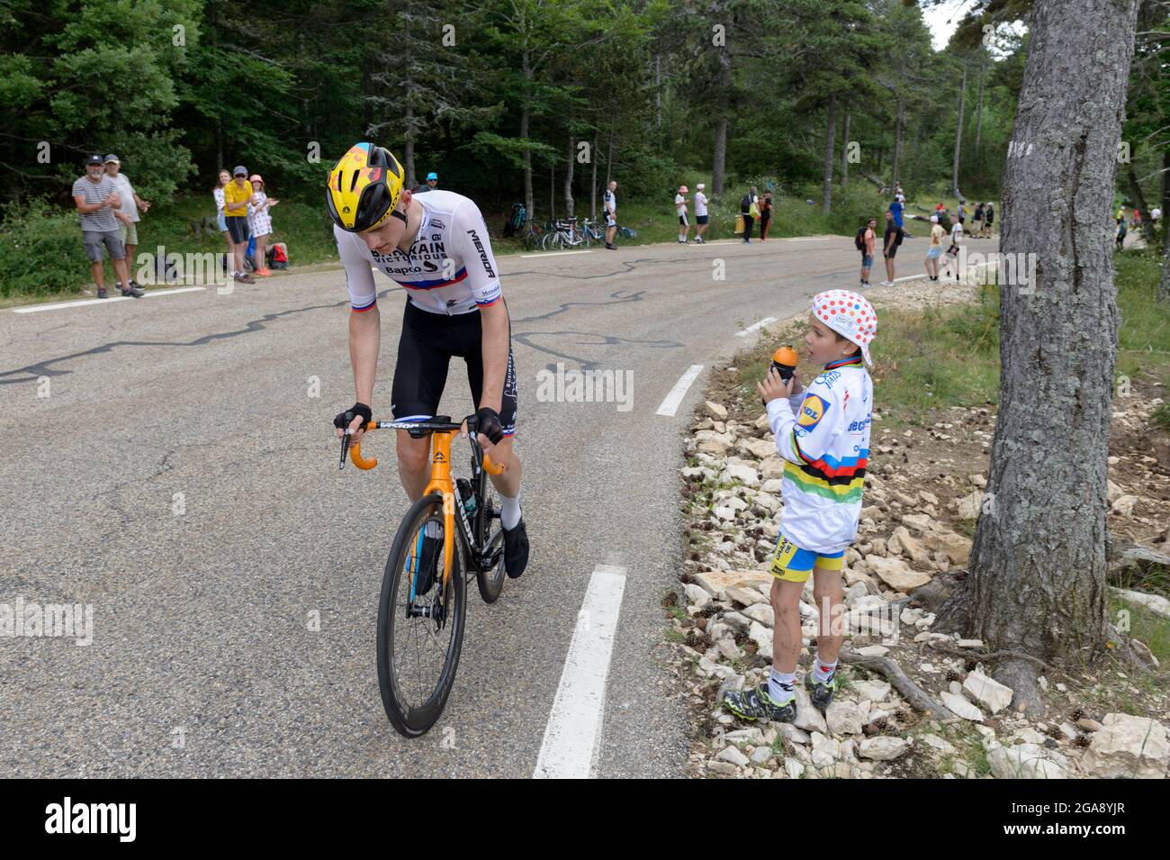 Matej Mohoric in azione durante la salita di Mont-Ventoux in Tour de, Francia. , . si svolge tra Sorgues e Malaucene con una doppia salita del Mont-Ventoux. Vincitore del palco è Wout Van Aert. (Foto di Laurent Coust/SOPA Images/Sipa USA) Credit: Sipa USA/Alamy Live News Foto Stock