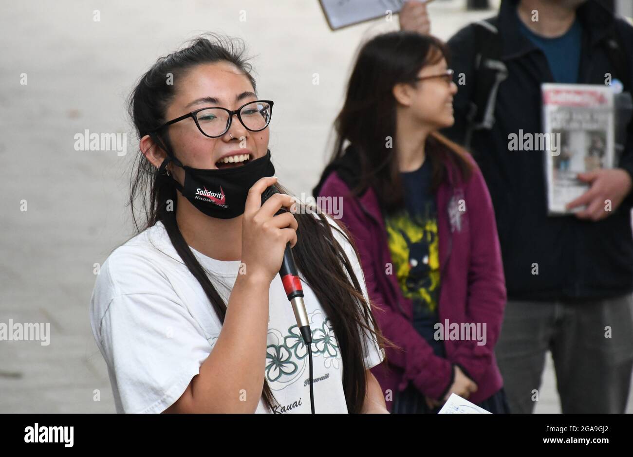 Londra, Regno Unito. Luglio 29 2021: Ufficio domestico. Gli Hongkongers che cercano il "BNO" lamentano il governo britannico Priti Patel un trattamento brutale e razzista dei richiedenti asilo fuori dall'ufficio domestico, ora di chiusura a Londra, Regno Unito. La libertà dei lavoratori - Alex parla di Hongkongers che cercano "BNO" gli inglesi li usano per scopi politici contro la Cina, ora non hanno alcun valore per il governo britannico e la maggior parte di loro sostiene che "BNO" sarà respinto. Nessun futuro, nessuna speranza, la fine della loro vita prima che sia iniziata. Credit: Picture Capital/Alamy Live News Foto Stock