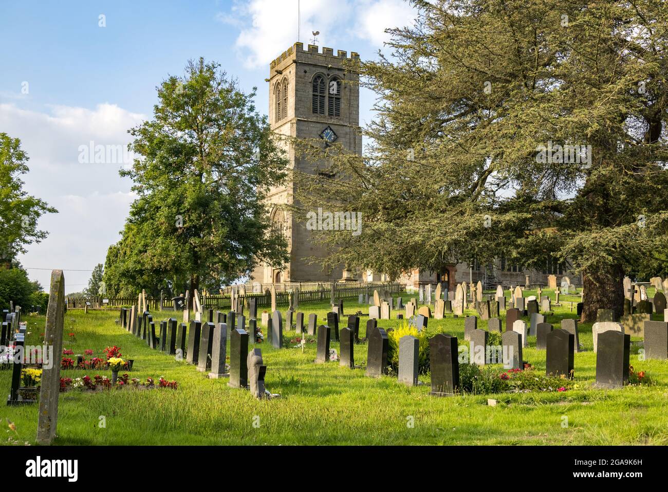 HANMER, CLWYD, GALLES - LUGLIO 10 : Vista della Chiesa di St.Chads ad Hanmer, Galles il 10 Luglio 2021 Foto Stock