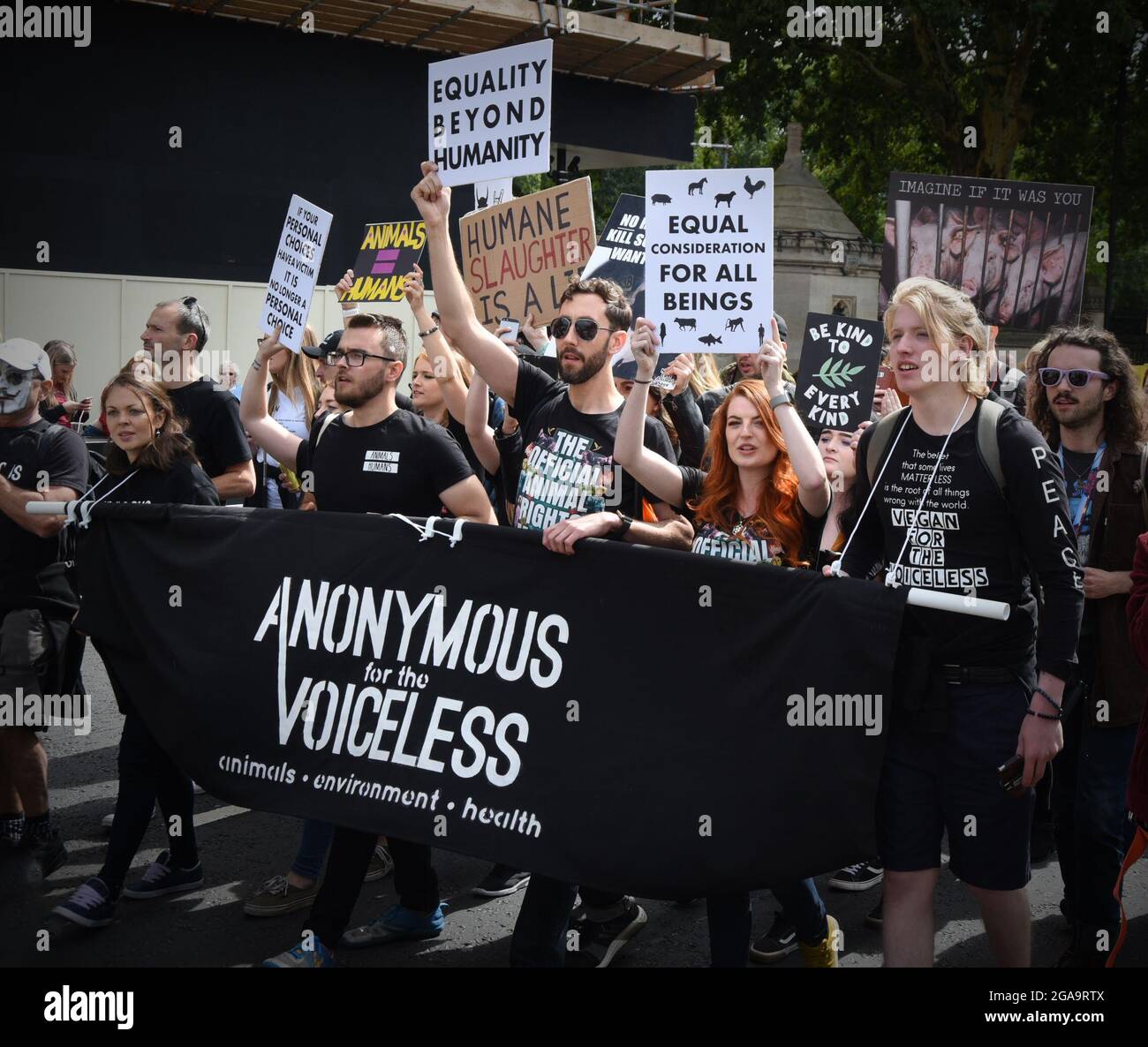 The Official Animal Rights March, Londra, 2018. Attivisti che marciavano attraverso la capitale del Regno Unito il 25 agosto 2018 Foto Stock