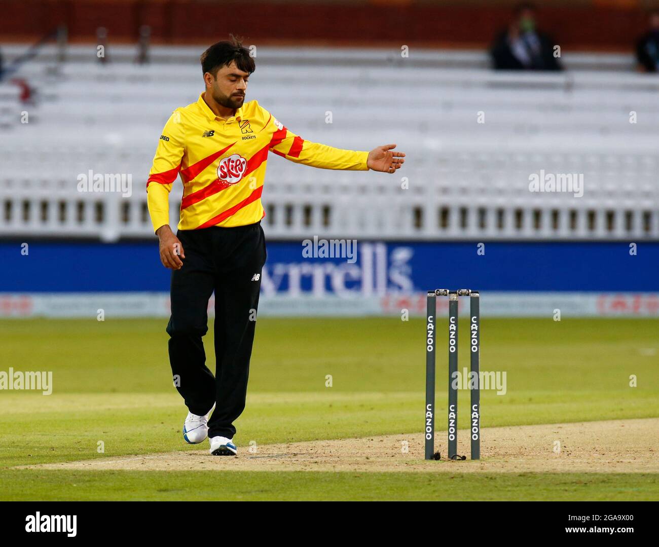 Londra, Regno Unito. 29 luglio 2021. LONDRA, INGHILTERRA - Luglio 29: Rashid Khan of Trent Rockets Men durante il centinaio tra London Spirit Men e Trent Rockets Men al Lord's Stadium, Londra, Regno Unito il 29 Luglio 2021 Credit: Action Foto Sport/Alamy Live News Foto Stock